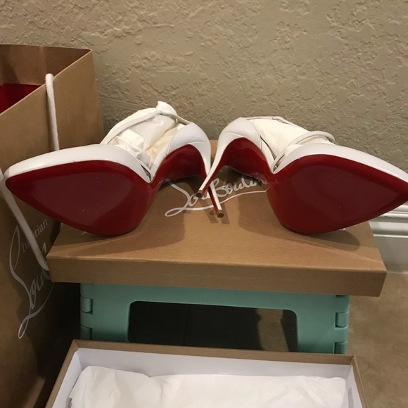 Christian Louboutin Leather Pump - Picture 7 of 8